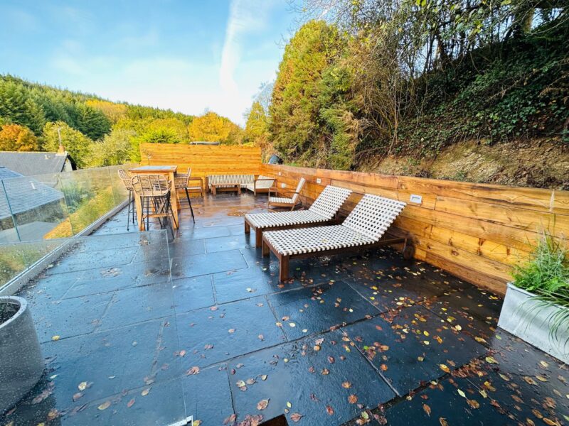 Completed garden seating area with resin surfacing